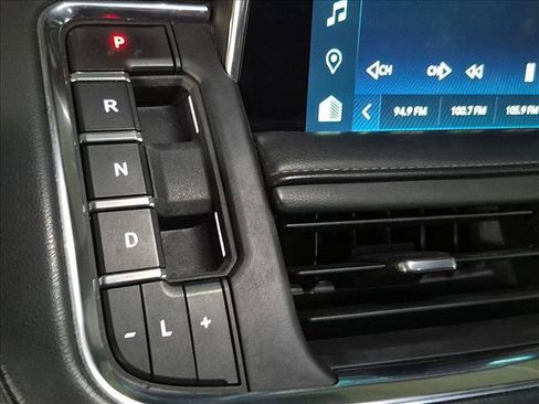Used 2023 Chevrolet Suburban LT w/ LT Signature Plus Package RWD image 12