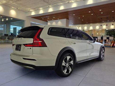 Certified 2026 Volvo V60 B5 Cross Country Plus w/ Protection Package Premier AWD/4WD image 6