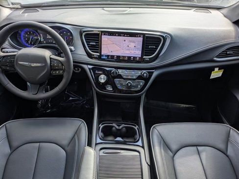 New 2026 Chrysler Pacifica Limited w/ S Appearance Package FWD image 16