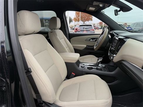 Used 2023 Chevrolet Traverse LS image 28