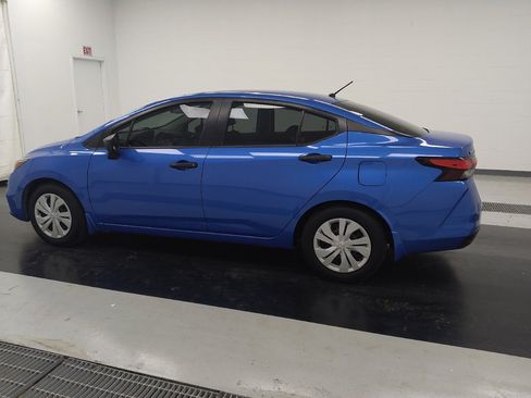 Used 2020 Nissan Versa S FWD image 3