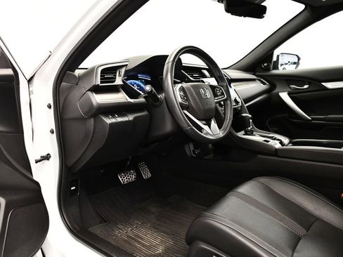 Used 2020 Honda Civic Touring image 36