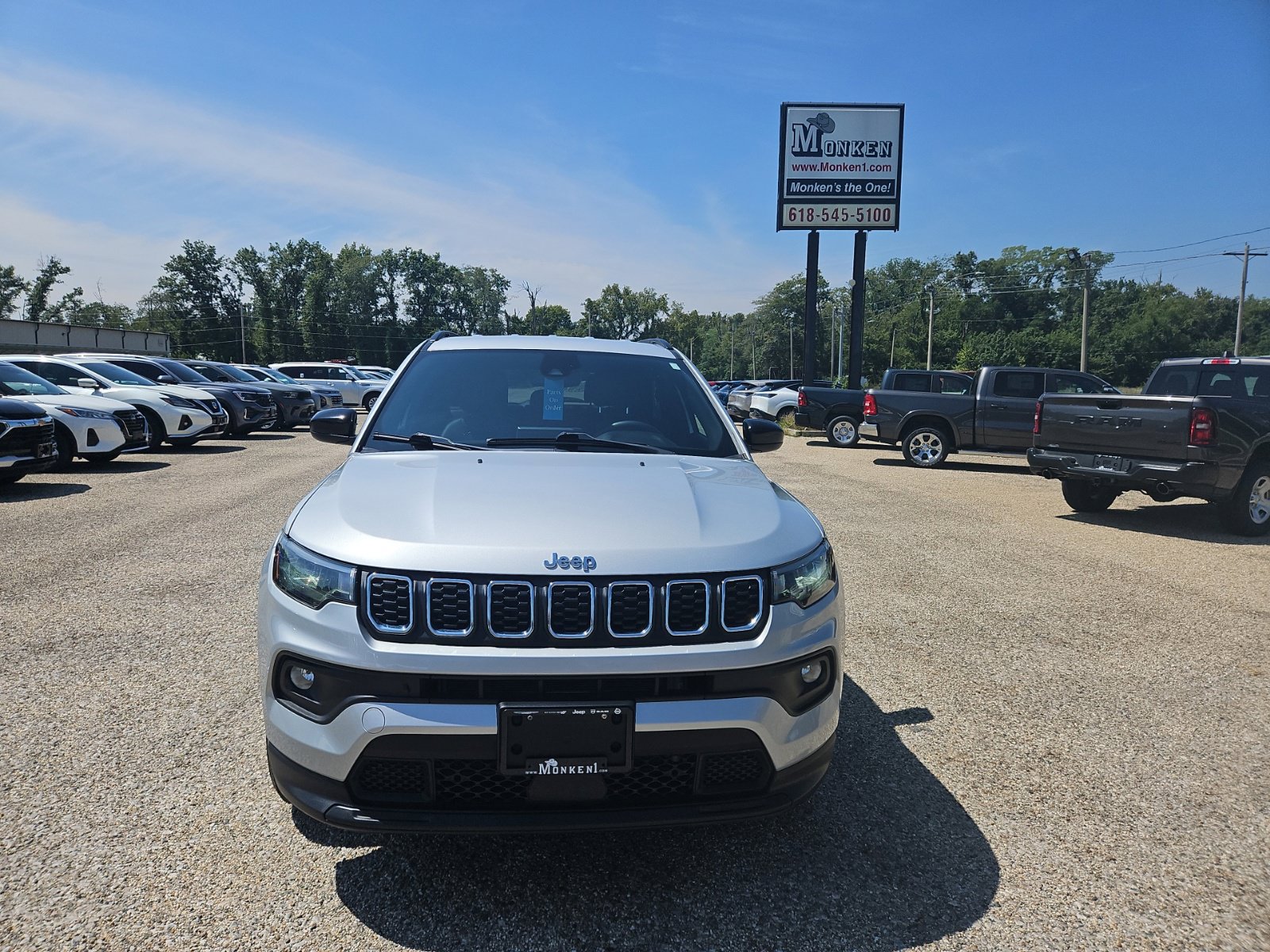 Used 2024 Jeep Compass Latitude AWD/4WD image 7