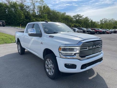 Used 2023 RAM 2500 Laramie AWD/4WD image 3