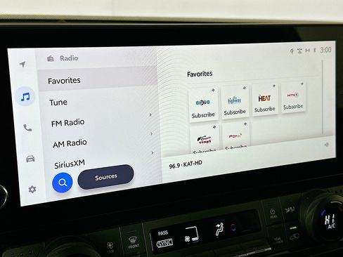 Used 2025 Toyota Grand Highlander FWD image 21