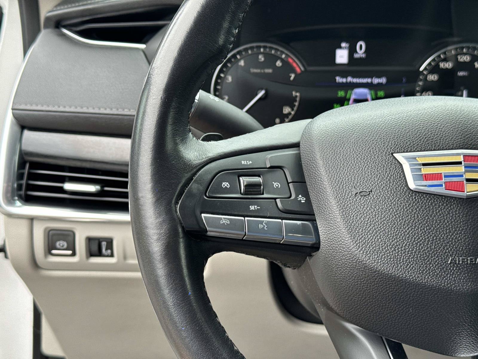 Used 2020 Cadillac XT4 Premium Luxury w/ Enhanced Visibility Package FWD image 16