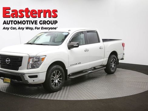 Used 2020 Nissan Titan SV w/ SV Convenience Package image 58