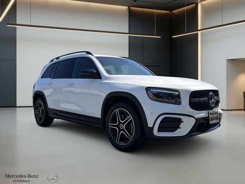 Certified 2025 Mercedes-Benz GLB 250 4MATIC w/ AMG Night Package image 3