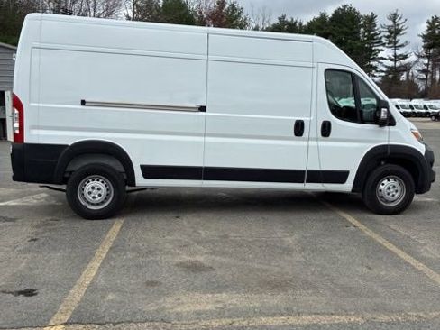 Used 2025 RAM ProMaster 2500 w/ Convenience Group image 8