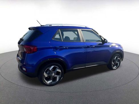 Used 2025 Hyundai Venue SEL image 15