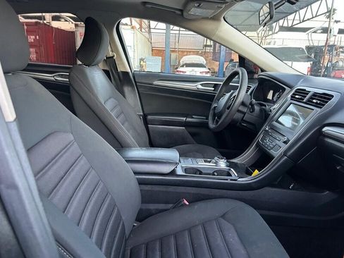 Used 2018 Ford Fusion SE w/ Fusion SE Technology Package image 36