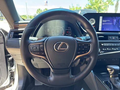Used 2024 Lexus ES 350 w/ Premium Package FWD image 26