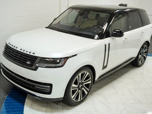 Used 2023 Land Rover Range Rover SE image 16