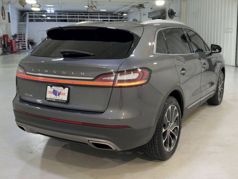 Used 2022 Lincoln Nautilus Reserve w/ Equipment Group 201A image 9