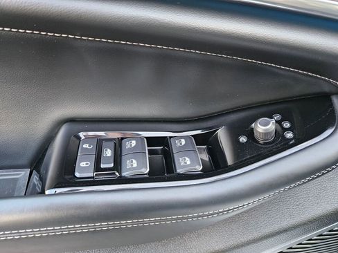 Used 2023 Jeep Grand Cherokee Overland w/ Luxury Tech Group IV image 21