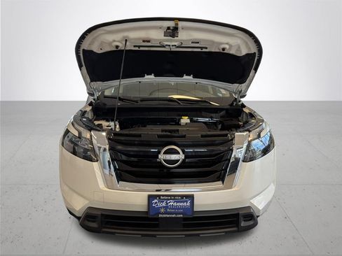 Used 2024 Nissan Pathfinder SV AWD/4WD image 4