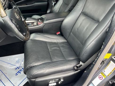 Used 2015 Lexus LS 460 AWD w/ Comfort Package image 11