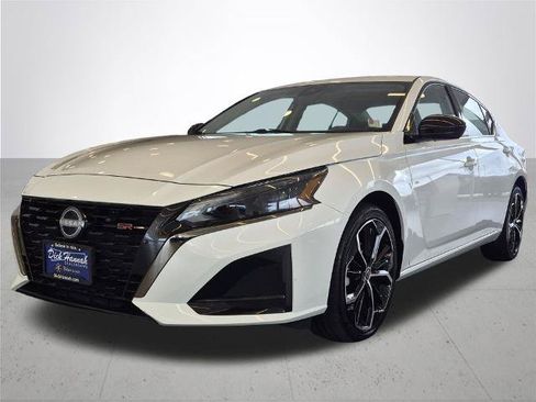 Certified 2025 Nissan Altima 2.5 SR AWD/4WD image 2
