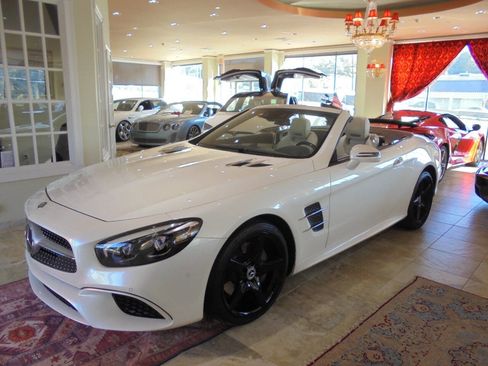 Used 2017 Mercedes-Benz SL 550 image 44