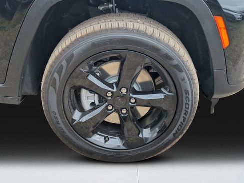 New 2025 Jeep Grand Cherokee L Limited w/ Black Appearance Package image 9