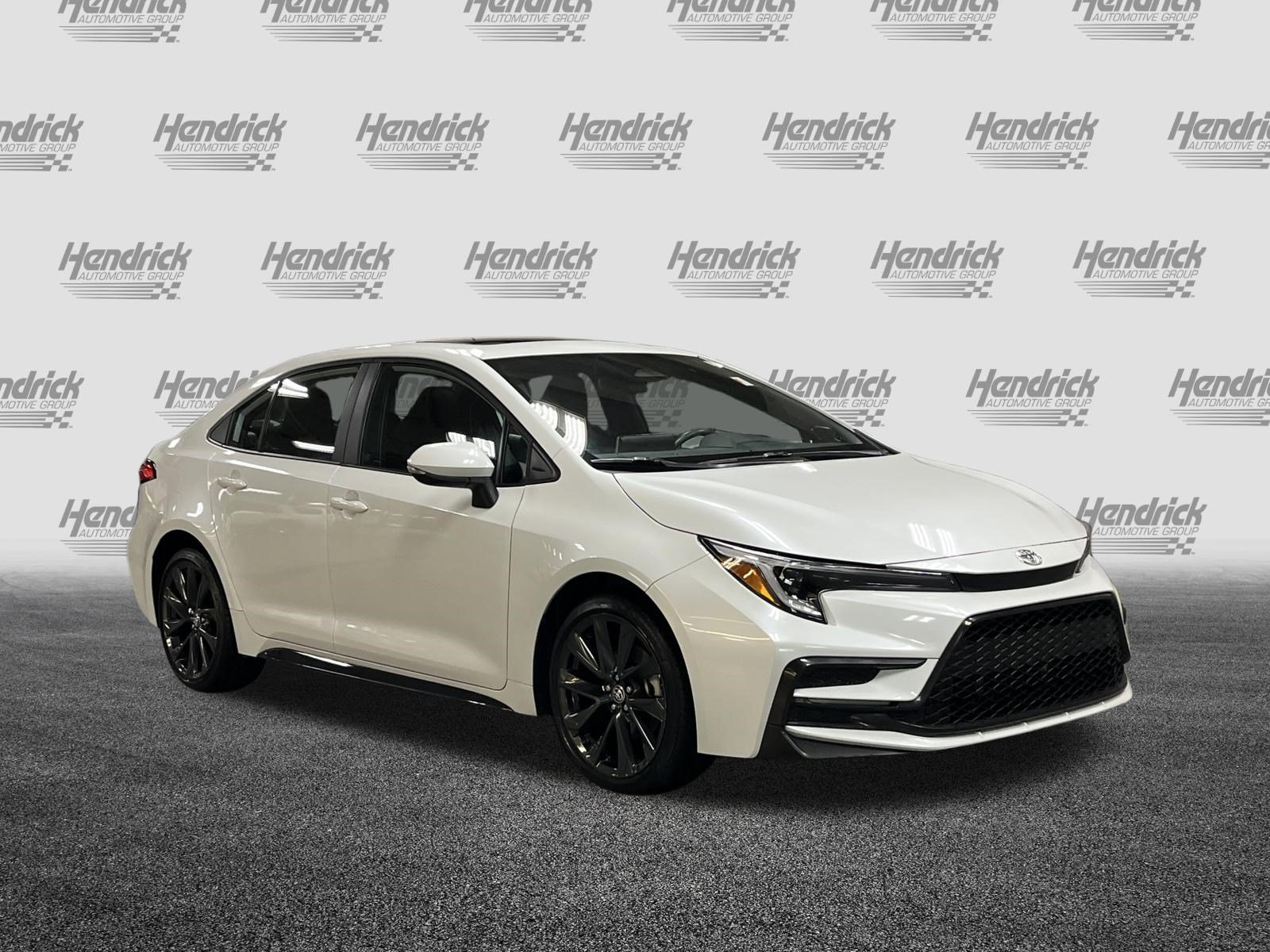Used 2023 Toyota Corolla SE w/ SE Premium Package FWD image 2