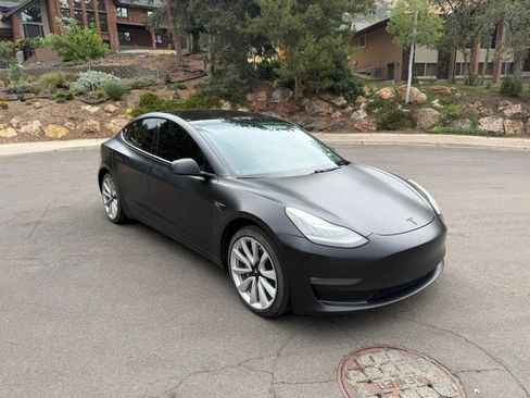 Used 2018 Tesla Model 3 Long Range RWD image 3