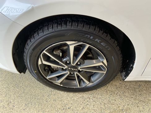 Used 2024 Kia Forte LXS image 11