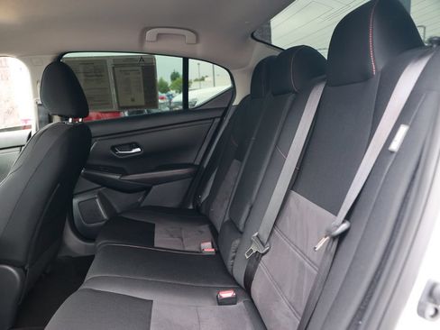 Used 2025 Nissan Sentra SR FWD image 33