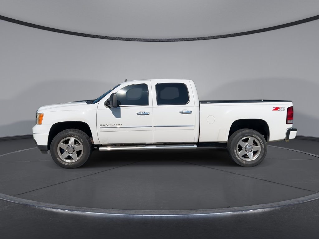 Used 2014 GMC Sierra 2500 Denali w/ Suspension Package, Off-Road AWD/4WD image 5
