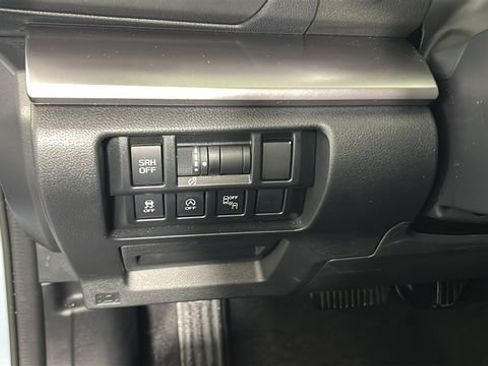 Used 2022 Subaru Crosstrek 2.5i Limited w/ Moonroof Package 2 AWD/4WD image 19