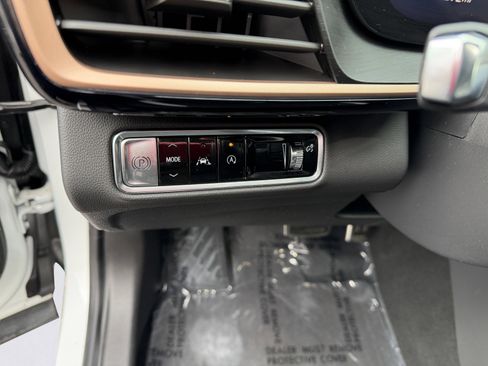 Used 2025 Buick Envision Sport Touring image 23