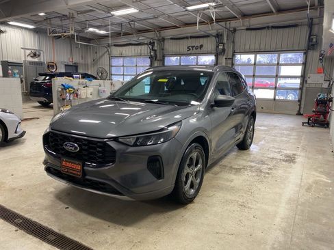 Used 2024 Ford Escape ST-Line image 9