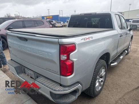 Used 2020 Chevrolet Silverado 1500 Custom w/ Custom Value Package AWD/4WD image 9