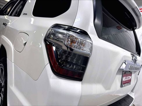 Used 2023 Toyota 4Runner Limited AWD/4WD image 34