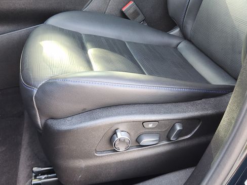 Used 2025 Cadillac XT4 Sport FWD image 21