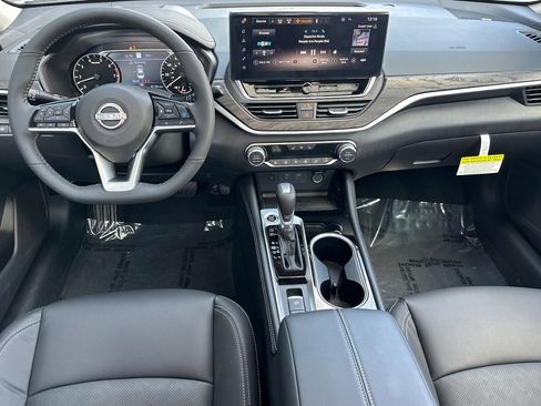 New 2025 Nissan Altima 2.5 SL image 16