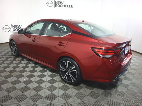 Used 2023 Nissan Sentra SR w/ Electronics Package FWD image 8