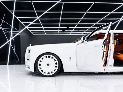 Used 2026 Rolls-Royce Phantom Sedan image 13