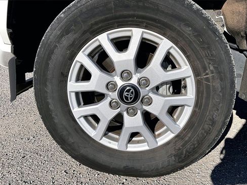 Used 2024 Toyota Tacoma SR5 image 9