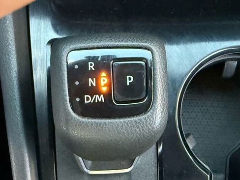 Used 2023 Nissan Rogue S image 21