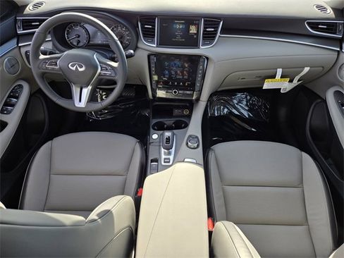 New 2025 INFINITI QX50 Luxe image 16