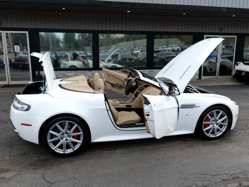 Used 2015 Aston Martin V8 Vantage S image 53