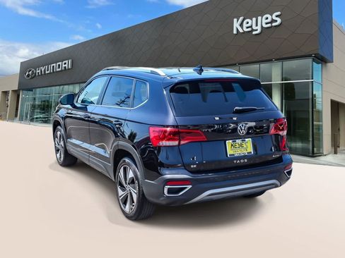 Used 2023 Volkswagen Taos SE w/ Panoramic Sunroof Package AWD/4WD image 7