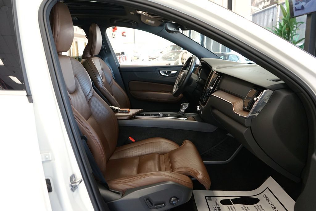 Used 2021 Volvo XC60 T5 Inscription AWD/4WD image 45