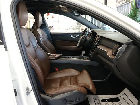 Used 2021 Volvo XC60 T5 Inscription AWD/4WD image 45