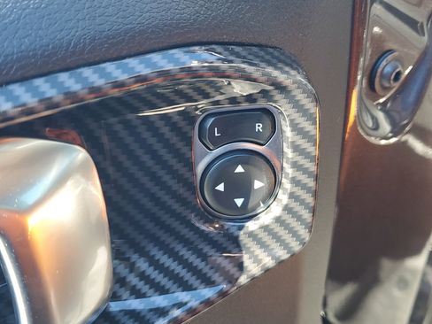 Used 2025 Jeep Wrangler Willys image 11