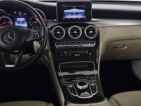 Used 2019 Mercedes-Benz GLC 300 4MATIC w/ Premium Package image 6