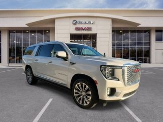 Used 2022 GMC Yukon XL Denali video 2
