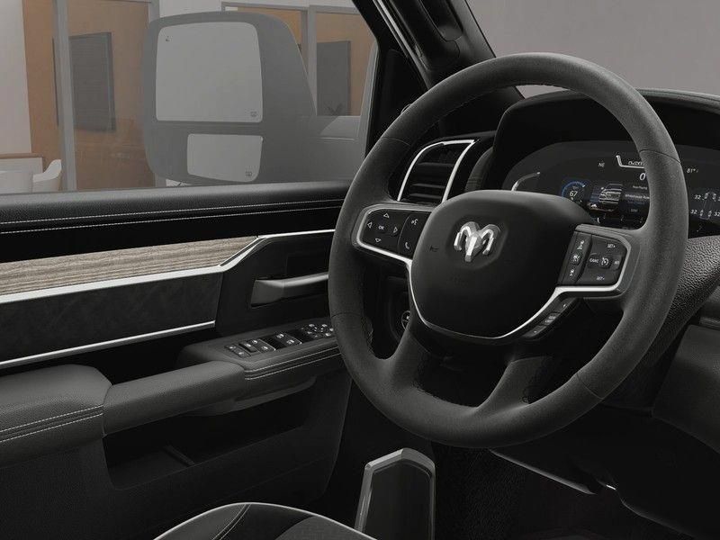 New 2025 RAM 2500 Laramie AWD/4WD image 19