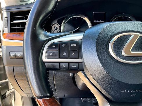 Used 2019 Lexus LX 570 4WD w/ Luxury Package image 24